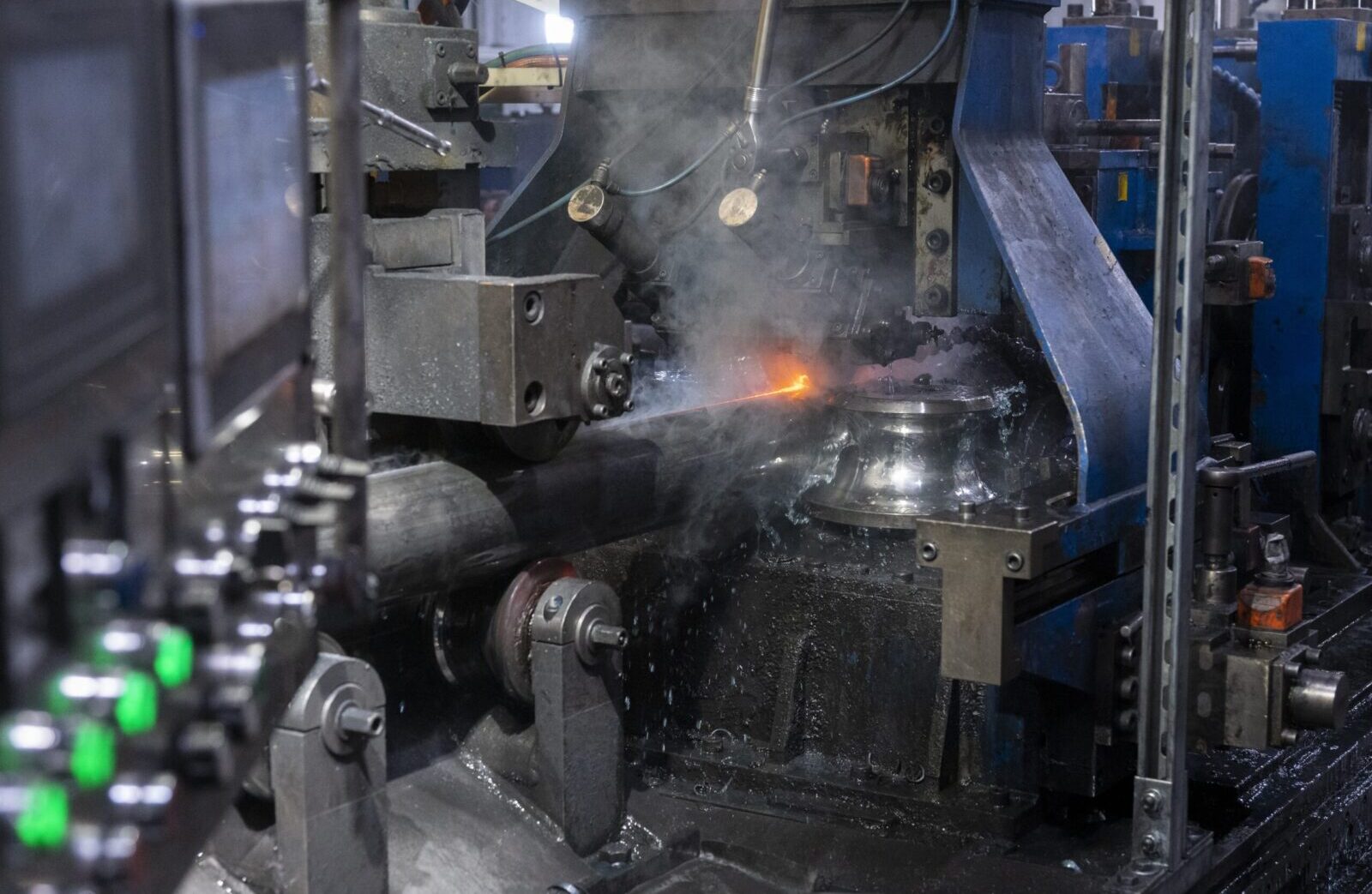 Stacked rectangular steel tubes showcasing the precision and quality of Heidtman Steel’s tubing process.